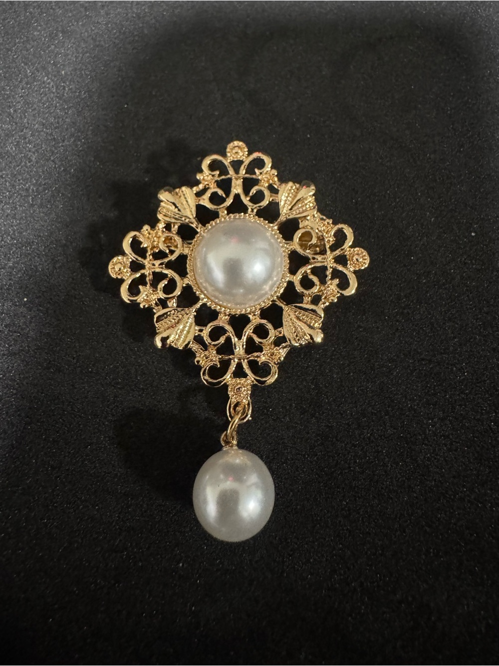 Gold Filigree Pearl Drop Brooch - White Pearls